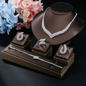 4803e5f8-8fc6-4f05-a4fd-64f0e645b9de.jpg Zircon Wedding Set