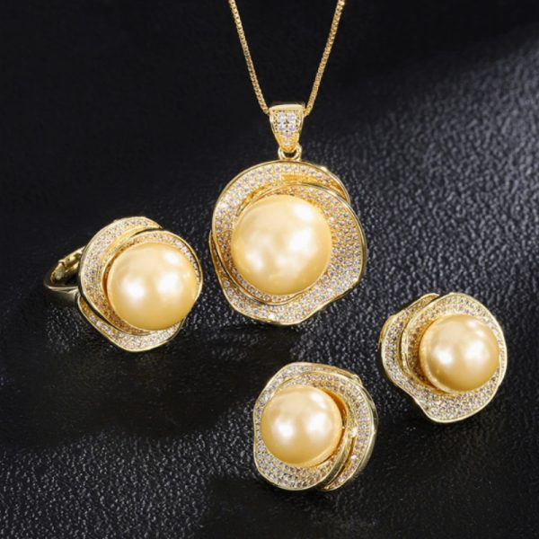 Pearl Gold Shell Set