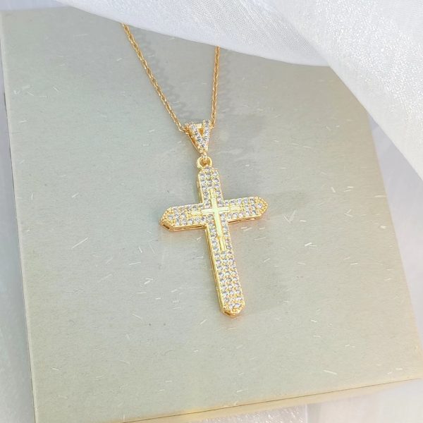 Light Luxury Cross Necklace