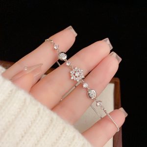 O1CN0194aT8U1s0wRRxcfF7_2212028605705-0-cib.jpg Snow Flake Bracelet