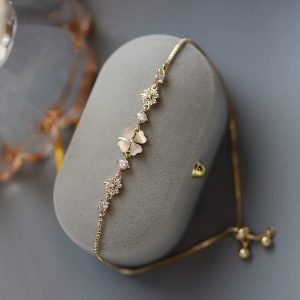 O1CN01SiOvYt1CrsK5Pms8m_2208676510135-0-cib.jpg Clover Bracelet