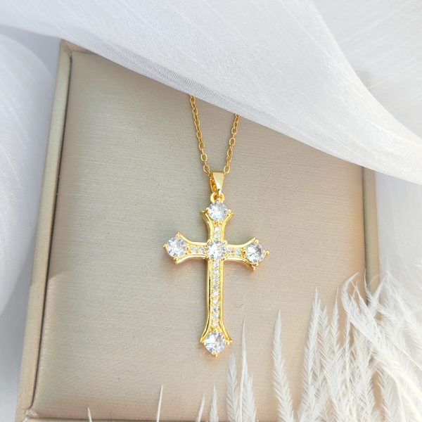 Light Luxury Cross Necklace