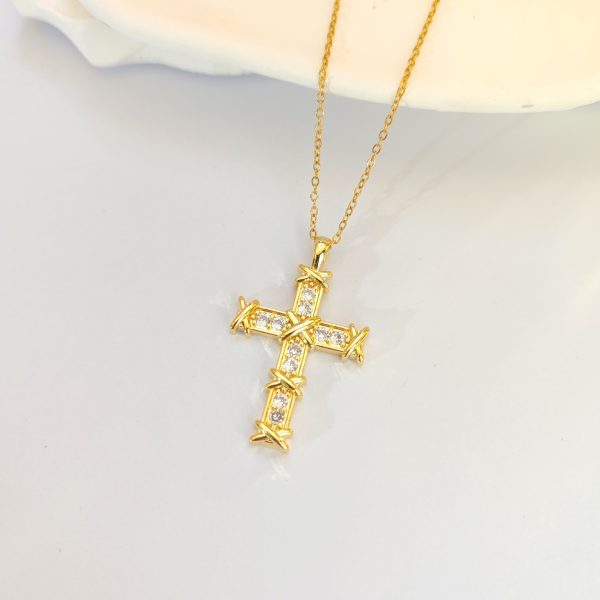 Light Luxury Cross Necklace