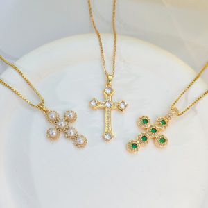 O1CN01vx9e672JgcEhnByl8_4221799451-0-cib.jpg Light Luxury Cross Necklace