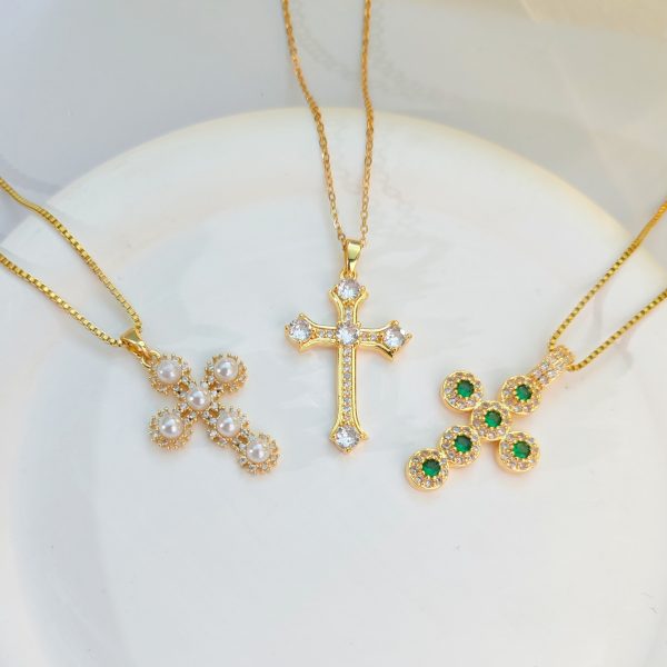Light Luxury Cross Necklace