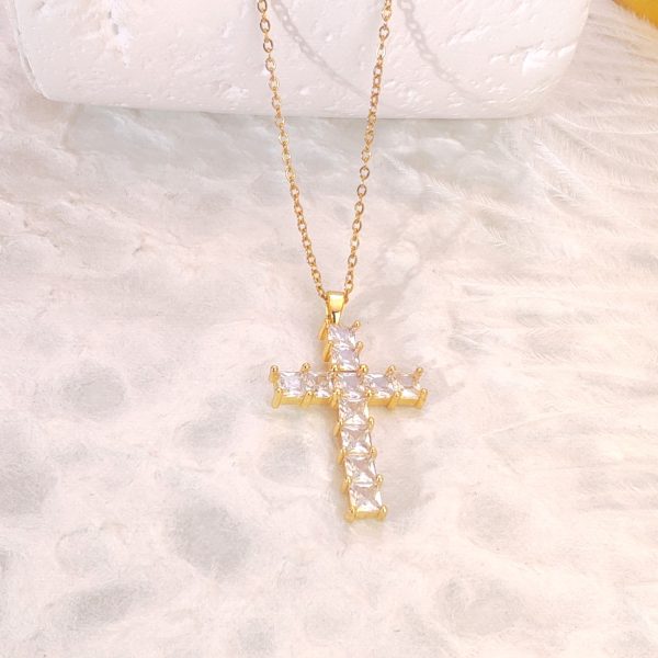 Light Luxury Cross Necklace