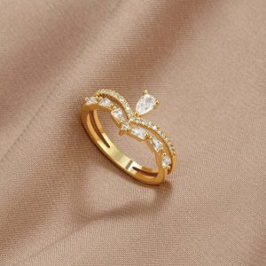 O1CN01x5YXqL29r15RSK7LZ_2218818808120-0-cib.jpg Lily Crystal Ring