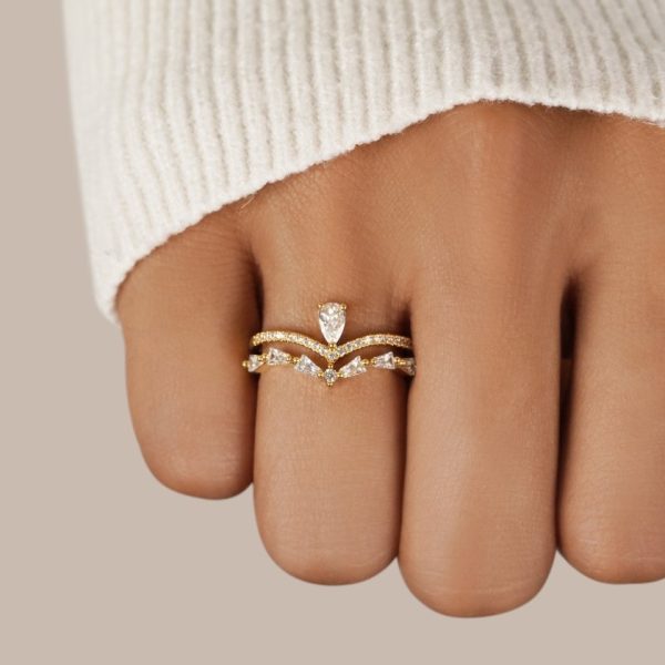 Lily Crystal Ring