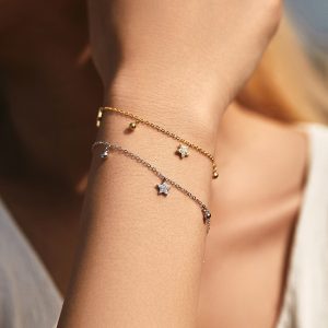 b5be2c18-6d1d-4c57-adcf-22f7717e930e.jpg Mini Star Bracelet
