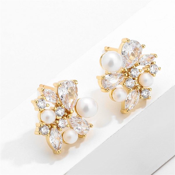 14b0fd11-1d6a-435a-b11c-f138a8c9f768.jpg Fresh Water Pearl Zircon Earrings
