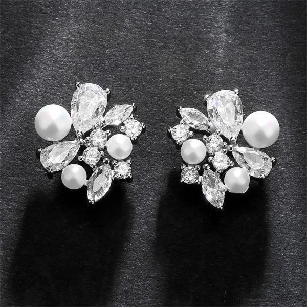 5f09cc9b-fda4-4e60-9d24-0c65808d211d.jpg Fresh Water Pearl Zircon Earrings