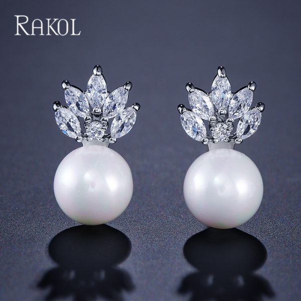 a3215943-cd23-4a49-85cf-bb9199998518.jpg Simple Pearl Stud Earrings