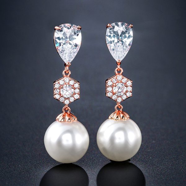 Stylish Water Drop Pearl Earrings