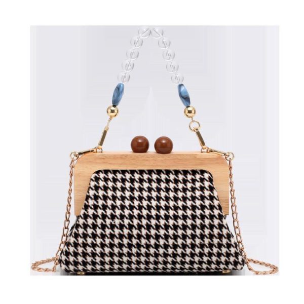 Quintessa Clutch