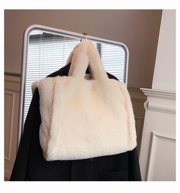 Waylen Fur Bag