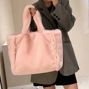Waylen Fur Bag