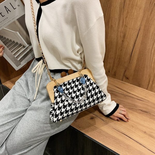 Quintessa Clutch