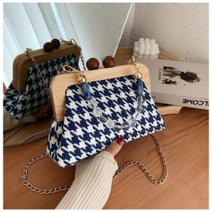 Quintessa Clutch