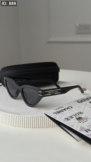 889  Dior Sunglasses - Black
