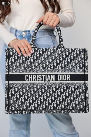 IMG_8623 05 Dior Tote Bag - Navy Logo
